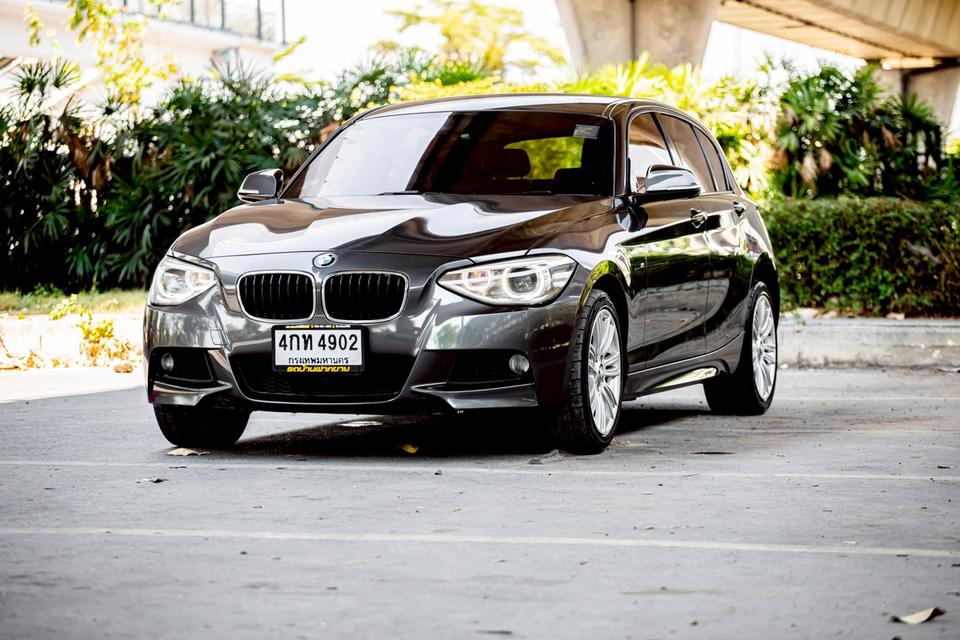 BMW 116i 1.6 M Sport Hatchback สีเทา ปี 2015 ภายในแดง