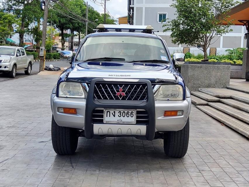 Mitsubishi Strada G Wagon สีน้ำเงิน