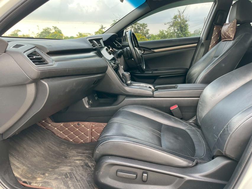 HONDA CIVIC FK 1.5 TURBO สีขาว ปี 2017 เกียรออโต้ 15