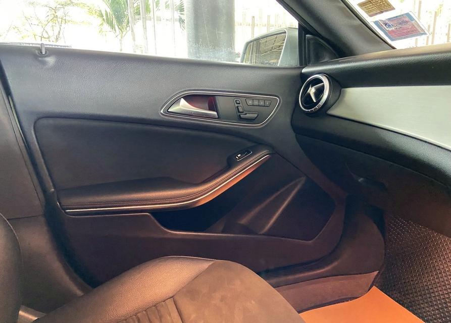 สปอร์ตแวกอน 5 ประตู Benz CLA250Shooting W117 รูปที่ 10