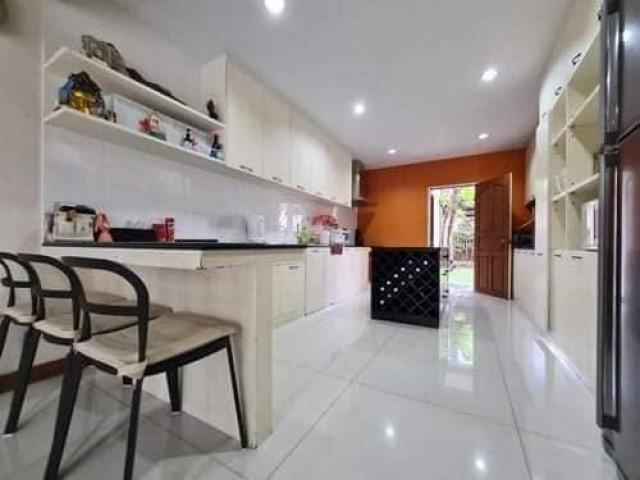 ขาย ด่วนออฟฟิศพร้อมบ้านเดี่ยว สุขุมวิท 101 บ้านเดี่ยวมีสระว่ายน้ำส่วนตัว โทร 095-164-2956 XXX 6