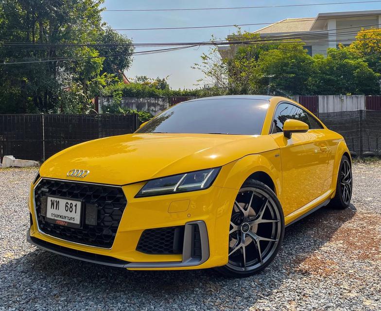 Audi TT สีเหลือง 1