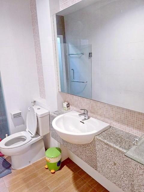 ถนนรามคำแหง 140–146 3นอน 3น้ำ ให้เช่าทาวน์เฮาส์หรู 3 ชั้น MRTสัมมากร 700 ม. รร.เตรียมน้อม 475.ม สุขาภิบาล3 วงแหวนตะวันออ 5