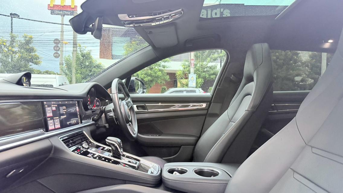 PORSCHE PANAMERA 2.9 E-HYBRID 2019 เป็นตัว 5 ประตู สี Crayon รูปที่ 5