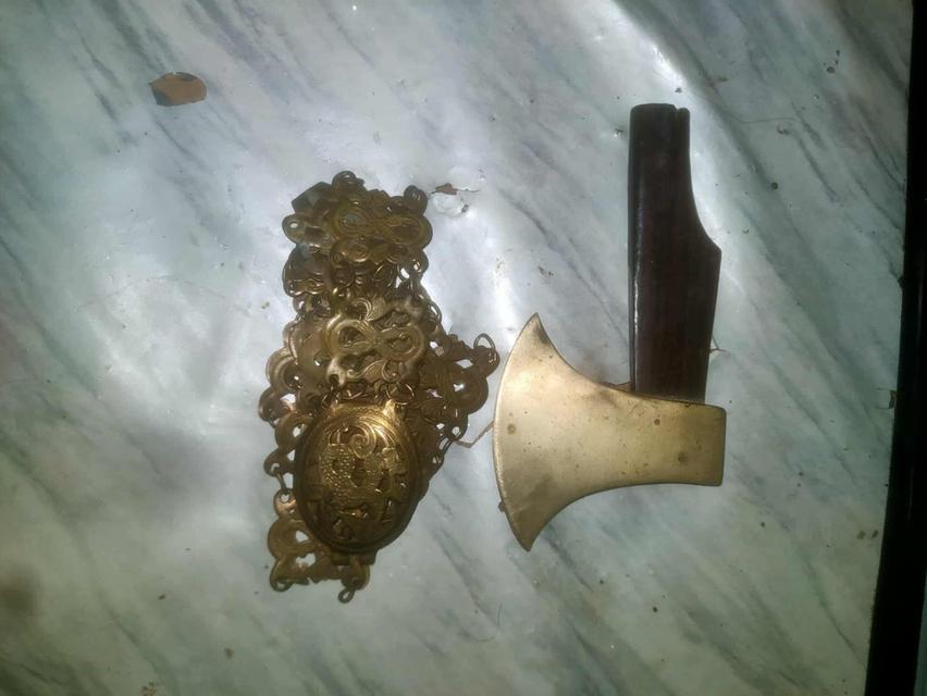 เข็มขัด ไม่ทราบเนื้อครีบ พร้อมค้าน ของสะสมเก่า