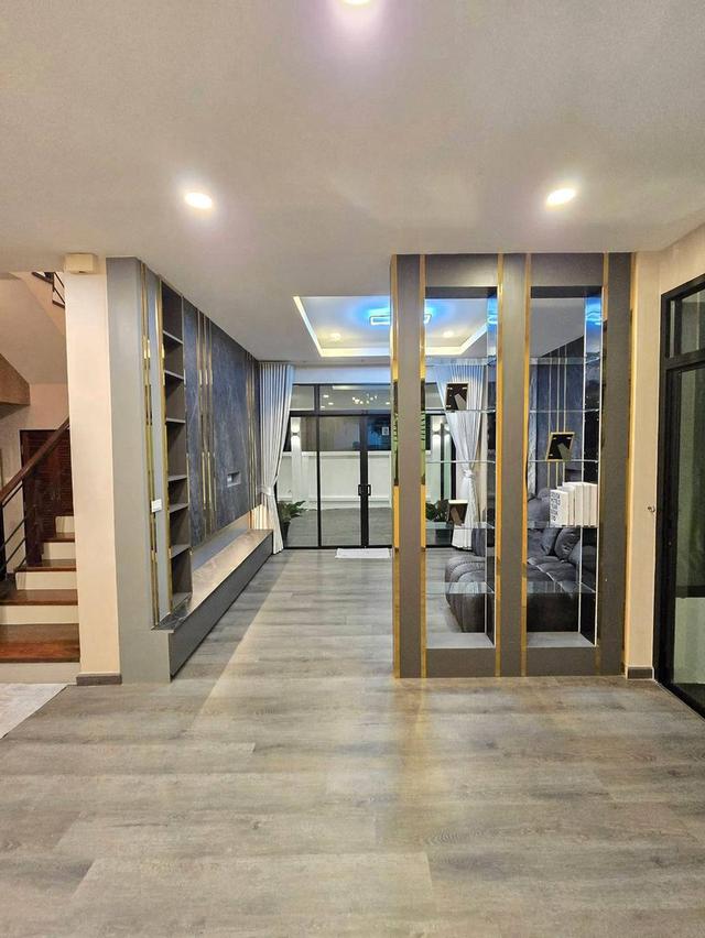 หมู่บ้านเปี่ยมสุข บ้านกล้วย  บ้านเดี่ยวสองชั้น 2 ชั้น ตกแต่งสไตล์ Modern  Luxury  พร้อม  Built-in Furniture ดีไซน์แบบจัดเต็ม 5