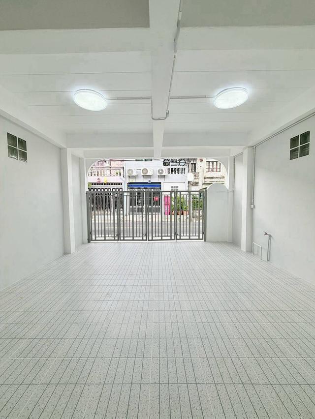 หมู่บ้านบัวทอง2  ติดรถไฟฟ้าสายสีม่วง สถานีคลองบางไผ่ ทาวน์เฮาส์ 2 ชั้น   ตกแต่งใหม่พร้อมอยู่ 4