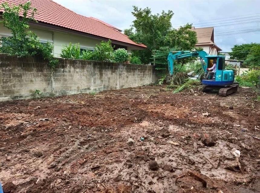 ที่ดินเปล่า ถนนเลียบคลองชลประทานต.สุเท 1