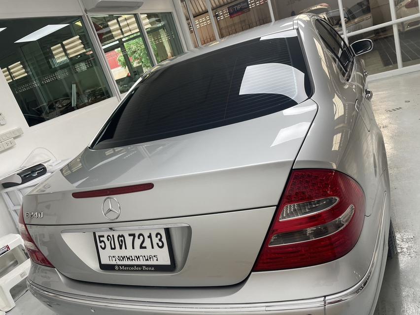 BENZ E240  2