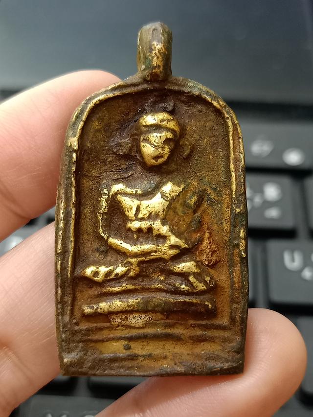 หลวงพ่อไปล่ วัดกำแพง