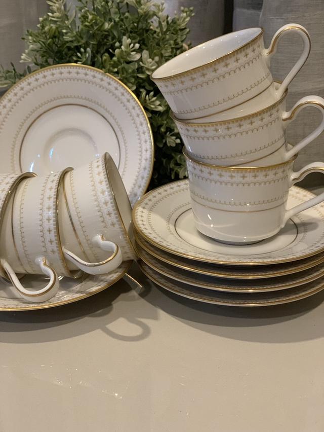 ชุด แก้วกาแฟ แก้วชานอริตาเกะงานสวยเนื้อขาวขอบทองเป็นงานใหม่ไม่ผ่านการใช้งานขนาดเอสเปรสโซ่ ชุดละ 150 บาท