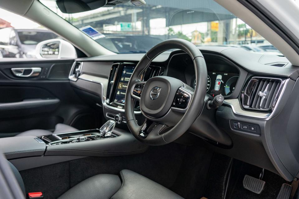 (แจ้งรหัสรถ NP999) 💥 VOLVO V60 T8 TWIN ENGINE AWD 2020 รูปที่ 8