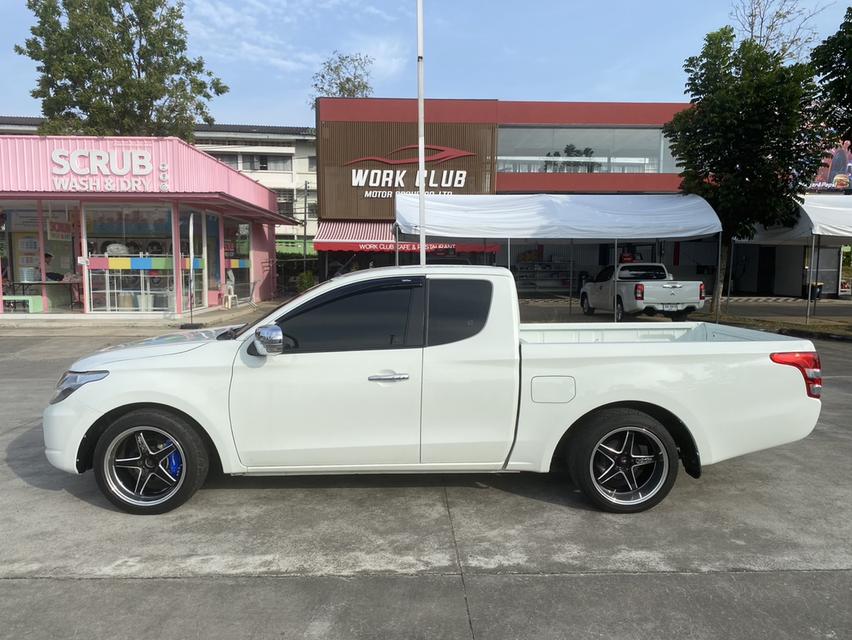 Mitsubishi triton สีขาว ปี 2018 8