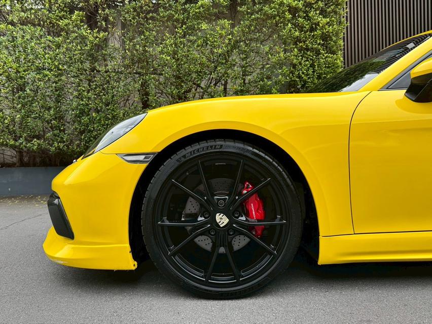 Porsche 718 Cayman สีขาว Wrap เหลือง ปี 2018 จด 2019 ประวัติเข้าศูนย์ชัดเจน