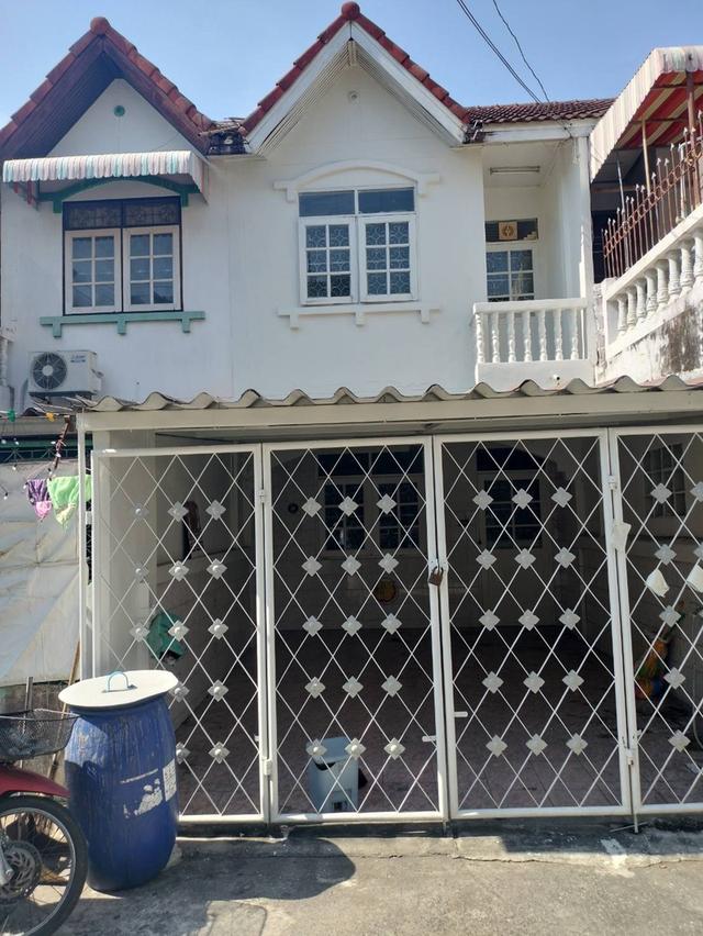 บ้านตึกแถว2ชั้น หมู่บ้านอยู่สุขเพชรงาม 5