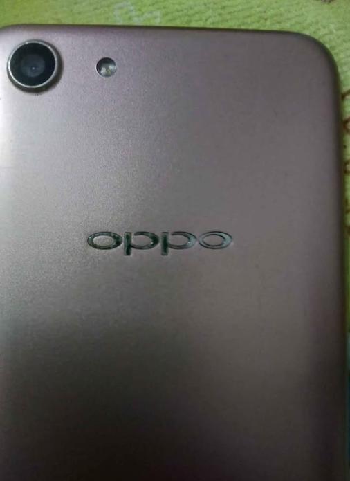 มือถือ Oppo A83 สีชมพู