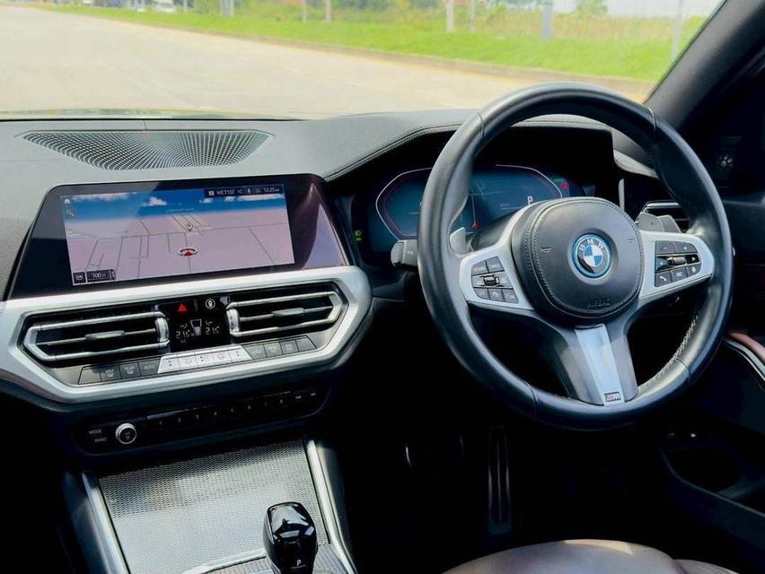 (แจ้งรหัสรถ YO7755) 🚩 BMW 330e M SPORT G20 LCI ปี 2022 จด 2023 รูปที่ 12
