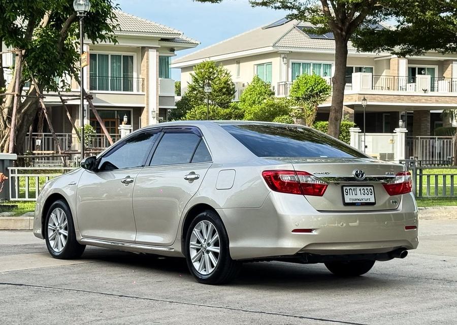 (แจ้งรหัสรถ AVA1339) 💥TOYOTA Camry 2.5 HV Top  ปี 2013 โฉมใหม่ รูปที่ 4