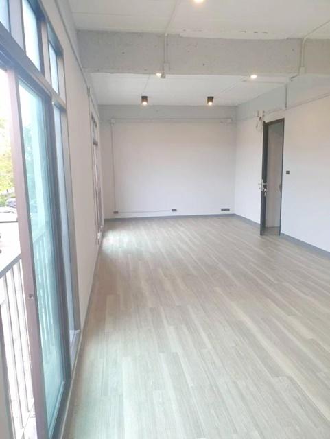 ออฟฟิศใหม่ ส่วนตัว 4 ชั้น ลาดพร้าว110-114MRT มหาดไทย 1กม. ให้เช่า รามคำแหง 51-57 ย่านธุรกิจ เดอะมอลล์ รามคำแหง 2 2.1 กม. 7