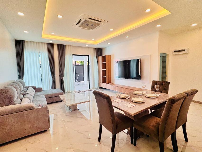 Selling Pool villa Jomtien beach 10.9 Million  6