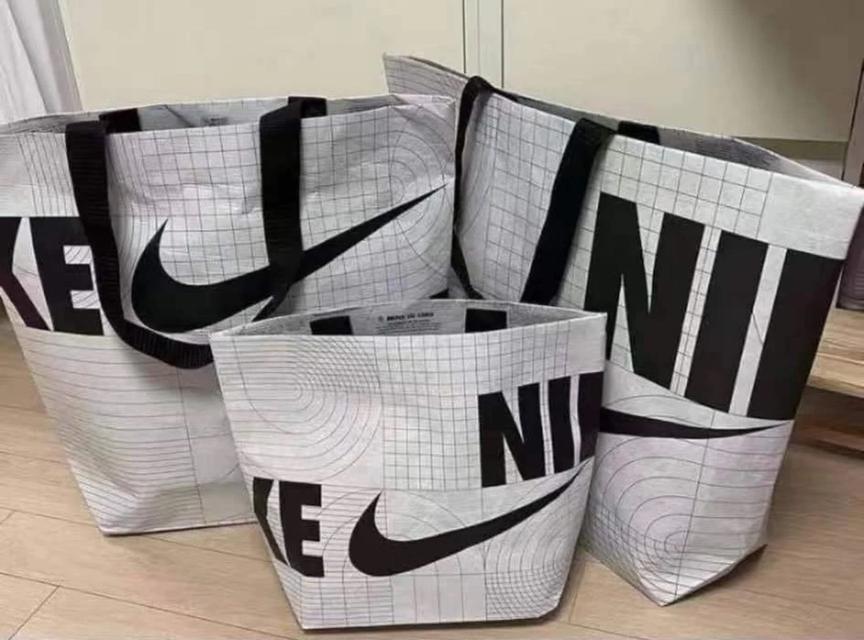 กระเป๋าถือ PVC พิมพ์ลายnike 