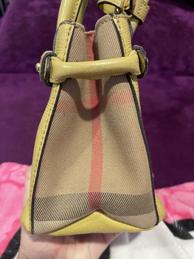 กระเป๋า Burberry banner bag 9