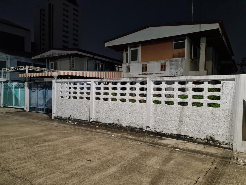 ให้เช่าบ้านเดี่ยวตามสภาพ 6 ซอย 6 หมู่บ้านเสรี 2 (รามคำแหง 24 แยก 28) สังคมดี, บรรยากาศดี, เดินทางสะดวกมากๆๆ ทั้งรถส่วนตัว และ รถโดยสารสาธารณะ 10