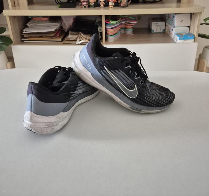 รองเท้า Nike Running
