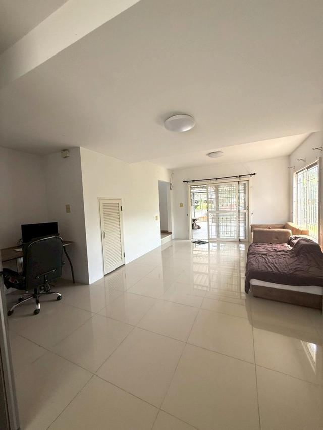 ขาย ทาวน์โฮม HS090 หลังมุม ติดสวน อารมณ์บ้านเดี่ยว บ้านบึง ชลบุรี ไลท์ โฮมทาว์น 132 ตรม 43.4 ตรว ทำเลดี ราคาถูก ใกล้ QMB 3