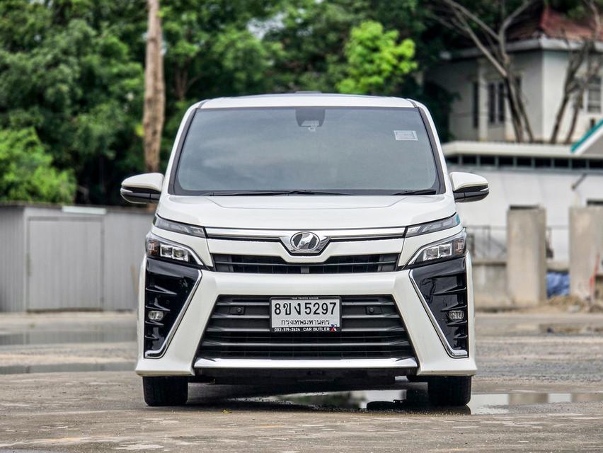 🔥 MPV 7 ที่นั่ง สไตล์ญี่ปุ่นแท้! หล่อ หรู ในงบไม่ถึงล้าน! 🚐 TOYOTA VOXY 2.0 ZS MC 2019 จดปี 2020.
