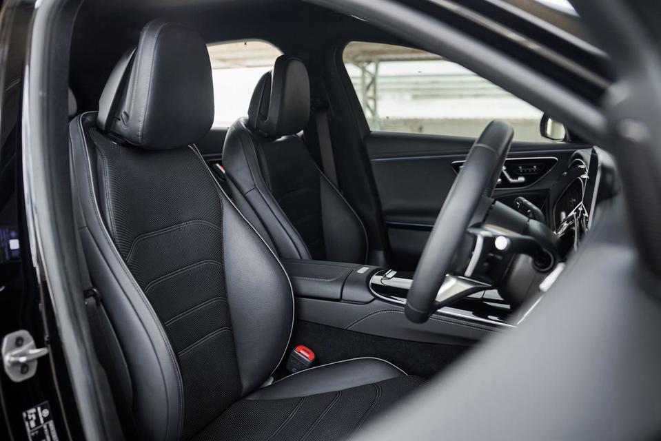 ✨Mercedes-Benz E220d AMG Line ปี 2024 สีดำ พร้อมวารันตีถึง 2027 รูปที่ 10