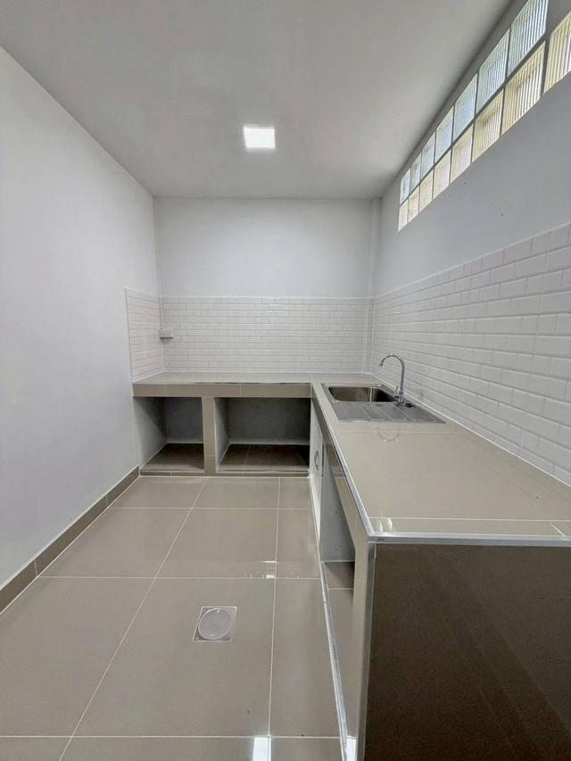 หมู่บ้านสวนทองวิลเลจ (ทำเลดีใกล้ท่าน้ำนนท์)ทาวน์เฮาส์ 2 ชั้น มีระเบียงด้านหน้า ตกแต่งใหม่พร้อมเฟอร์นิเจอร์ 7