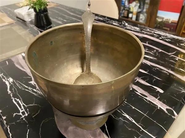 ขันลงหินโบราณ พร้อมทัพพี 3