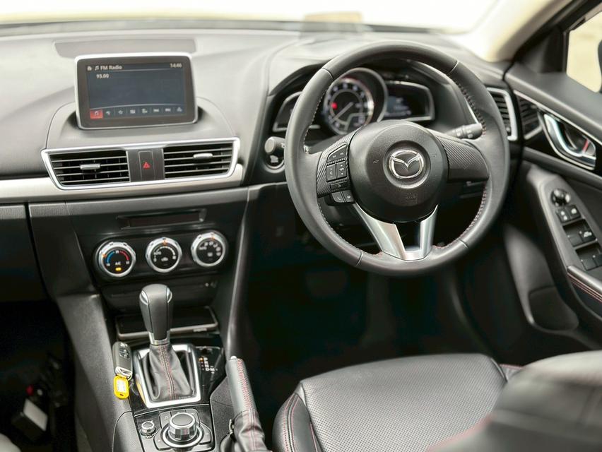 รหัสรถ PAT6031 Mazda 3 2.0 S Sport Hatchback สีเทาดำ ปี 2017 13