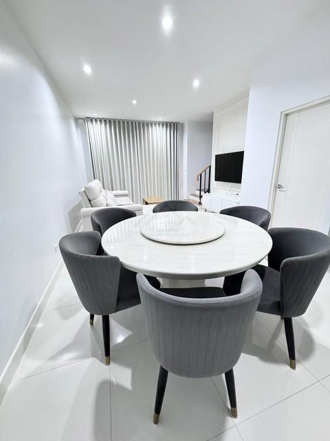 ให้เช่าทาวโฮม 3 ชั้น 3 ห้องนอน บ้านกลางเมือง พระราม 9-กรุงเทพกรีฑา (ตัดใหม่) บ้านใหม่ตกแต่งครบ พร้อมเข้าอยู่ ใกล้เตรียมอ 5