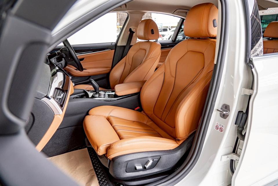 รหัสรถ NP8935 BMW 530e Elite Lciปีรถ : 2021 รูปที่ 14