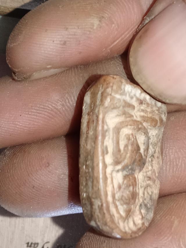 พระซุ้มกอพิมพ์กลางแบบมีลายกนก รูปที่ 8