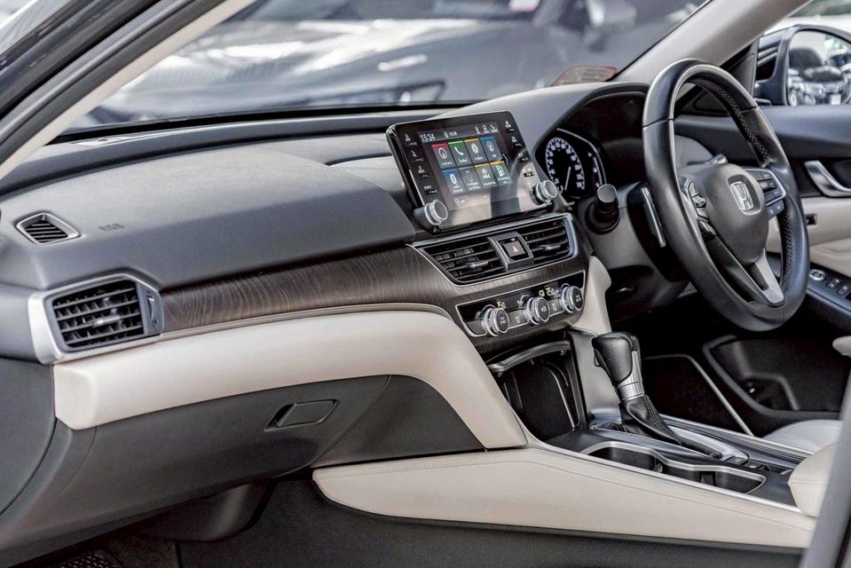 รหัสรถ NP3397 HONDA ACCORD 2.0HYBRID ปีรถ : 2019 13