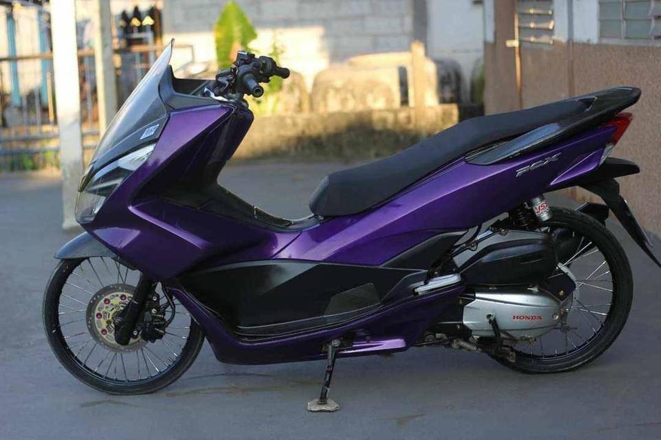 Honda pcxพร้อมส่งสีม่วงดำ ปี 1