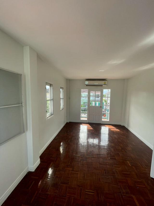 ขาย : บ้านเดี่ยว 2 ชั้น เนื้อที่ 49.9 ตรว.( ถนนเมน )  หมู่บ้านเคซี กรีนวิลล์ ถนนมิตรไมตรี 10/1 9