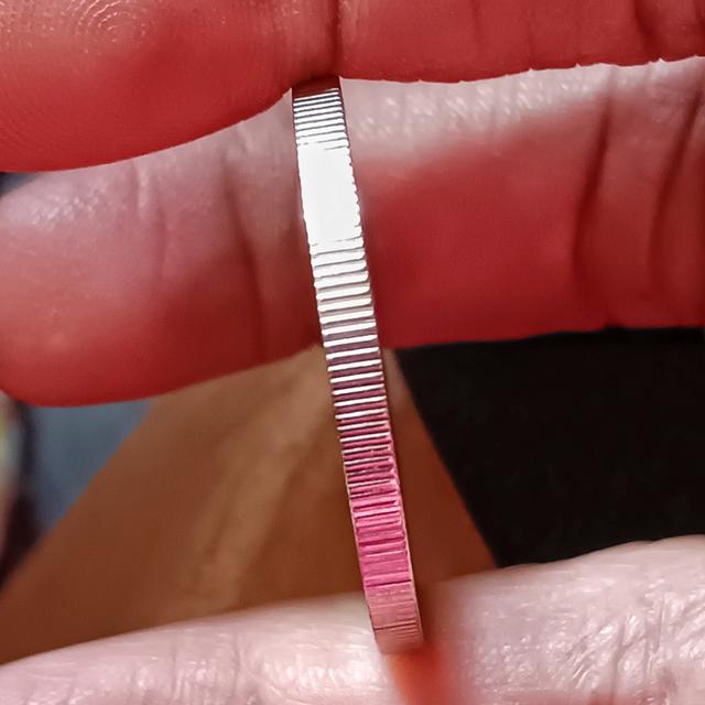 เหรียญ 20 บาท ที่ระลึกเฉลิมพระชนมพรรษา 90 พรรษา สมเด็จพระพันปีหลวง พระบรมราชินีนาถ พ.ศ.2565 พร้อมตลับ(ราคาต่อ 1 เหรียญ)มี 10 เหรียญ