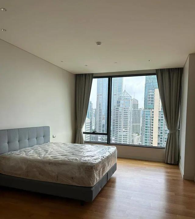 ขาย Condo Sindhorn Residence 4