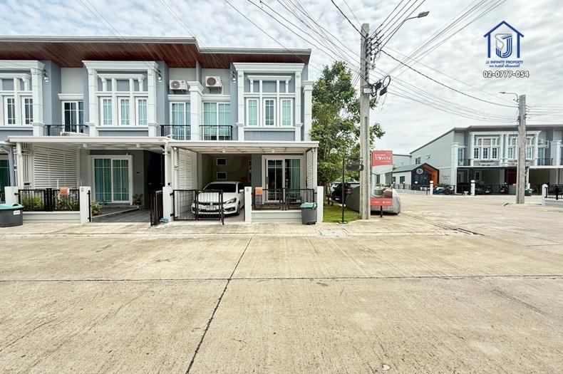 ขายทาวน์โฮม 2 ชั้น หมู่บ้านโกลเด้น ทาวน์ เกษตร-นวมินทร์ ซอยนวมินทร์ 42 แยก 25 หลังมุม