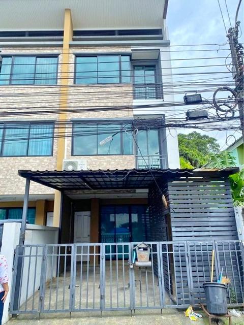 MRT ศรีอุดม 2.3กม.เฉลิมพระเกียรติ ร.9 8-16 4นอน ให้เช่าคฤหาสน์แนวตั้ง 3 ชั้น 19ตร.วา. 230ตร.ม. 3 น้ำ ตลาดนัมเบอร์วัน ราม 6