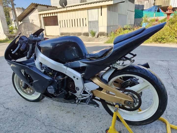 Honda CBR400 NC23 3