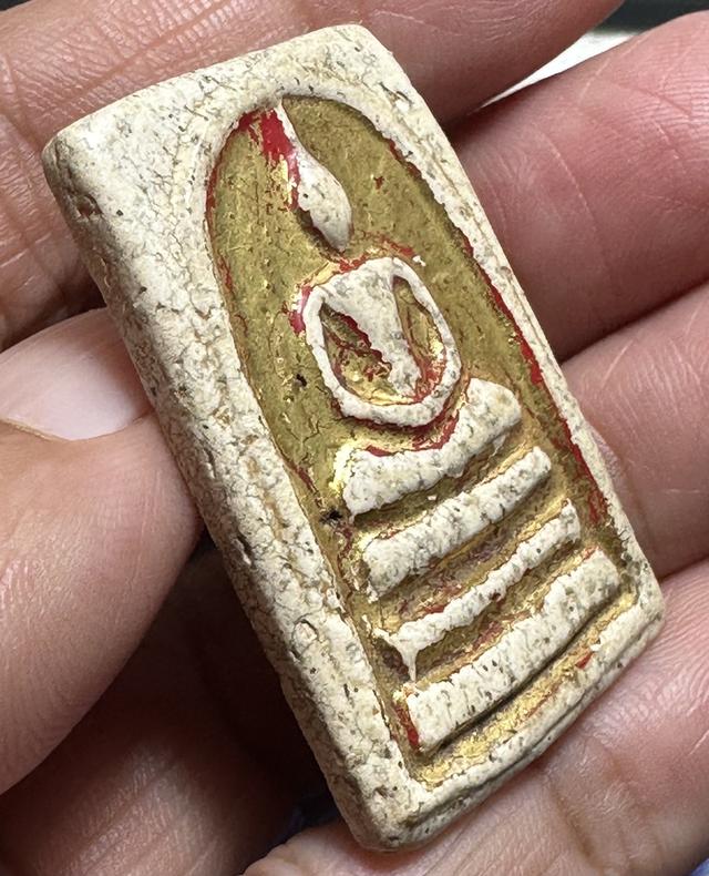 พระสมเด็จลงชาดทอง 4