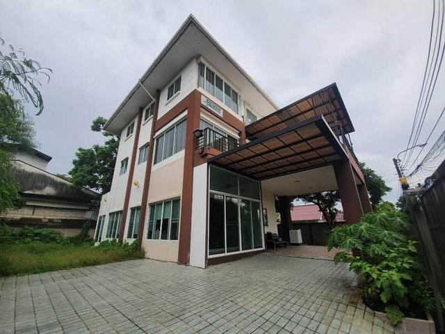 ให้เช่าบ้านเดี่ยว 3 ชั้น 100 ตรว. 4 ห้องนอน ประเสริฐมนูกิจ7 รีโนเวทใหม่ ใกล้ ม.เกษตร ใกล้รถไฟฟ้าสายสีเขียว จอดรถในบ้านได 2
