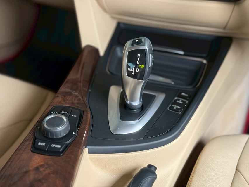 BMW 320i Luxury ปี13 รูปที่ 9