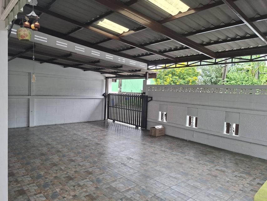 บ้านแฝด 3 ห้องนอน 2 ห้องน้ำ 4