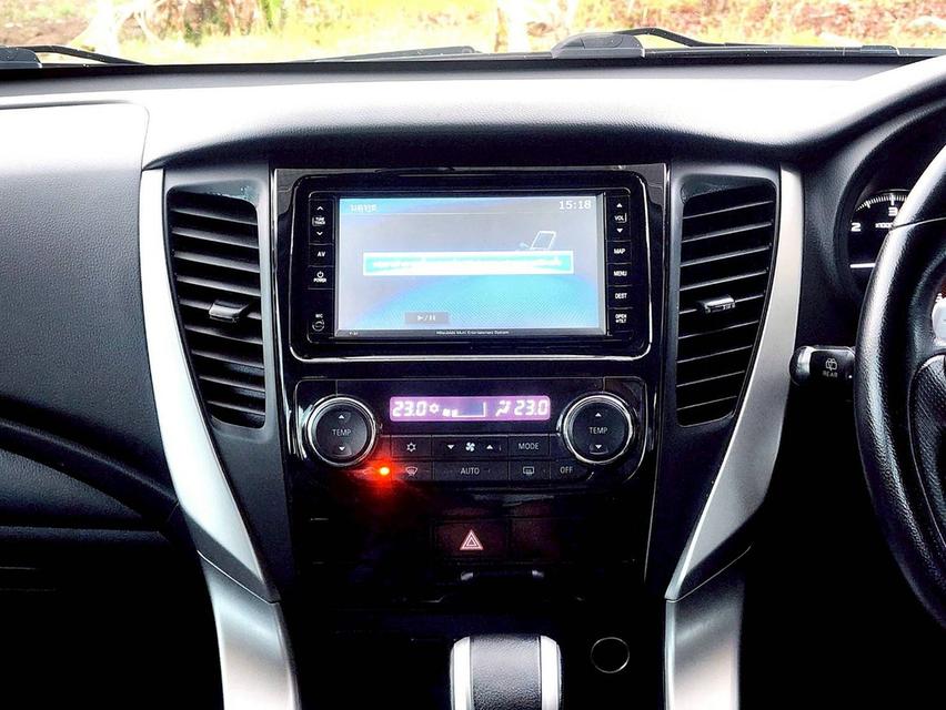 ขาย Mitsubishi Pajero 2.4GT ปี17 9